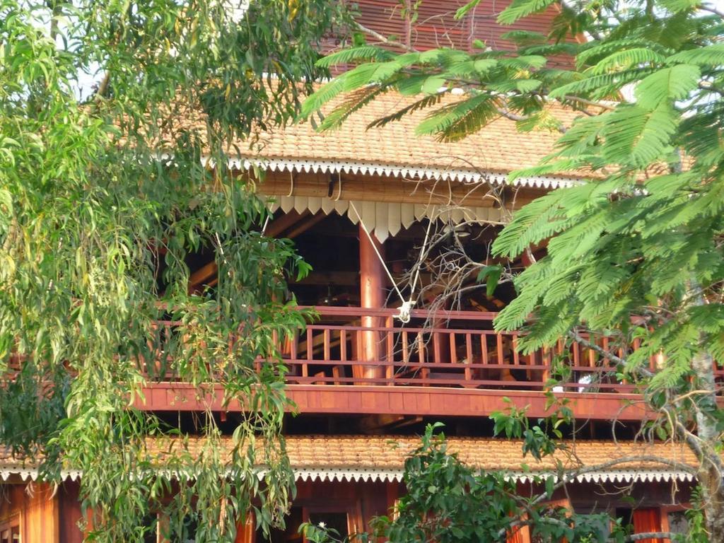 Terres Rouges Lodge Banlung Bagian luar foto